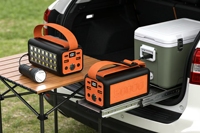 Batterie externe tendance 2026 OEM/ODM haute capacité 50000 mAh avec charge rapide PD22.5W pour la plupart des appareils et lampe torche pour activités de plein air