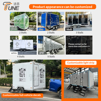 Remorque de toilettes mobiles de luxe à 4 cabines, design moderne, pour extérieur