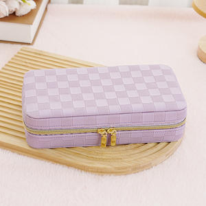 Venta al por mayor personalizable en forma de rectángulo de cuero de la PU caja organizadora de joyas elegante y sencilla caja de almacenamiento de viaje OEM disponible - Product Image 6