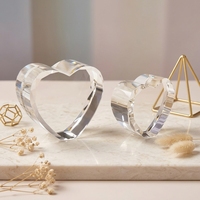 Photo en cristal 3D en forme de cœur avec base lumineuse |   Décoration et cadeau de mariage personnalisés avec photo polie sur mesure