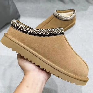 Bottes d'hiver pour femmes OEM&ODM, bottes d'hiver UGGS pour femmes, bottes de neige imperméables épaisses et profondes pour le travail en extérieur - Product Image 1