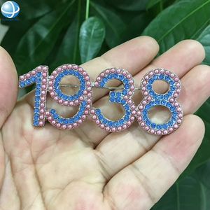 Spilla a due strati con perle blu e rosa intarsiate JJOA 1938, ispirata a Jack and Jill of America, per gioielli e decorazioni di abbigliamento - Product Image 2