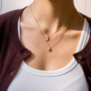 Collar con colgante de sol y luna, cadena de clavícula de doble capa de acero inoxidable de 18 quilates, joyería de regalo para uso diario - Product Image 3