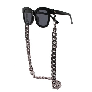 Fabbrica diretta Oem cordino in oro cinturino <span class=keywords><strong>per</strong></span> occhiali in <span class=keywords><strong>plastica</strong></span> cordino <span class=keywords><strong>per</strong></span> occhiali da sole personalizzato supporto <span class=keywords><strong>per</strong></span> catena in acrilico <span class=keywords><strong>per</strong></span> occhiali - Product Image 2