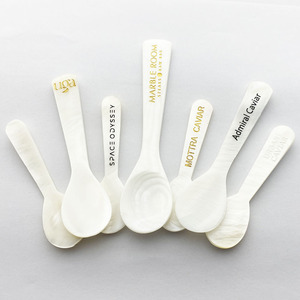 Llave <span class=keywords><strong>abridor</strong></span> de latas de caviar de metal dorado y plateado con logotipo <span class=keywords><strong>personalizado</strong></span> en relieve - Product Image 3