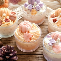 Bougie parfumée à la cire de soja parfumée à la citrouille, style dessert, récolte d'automne, bougie décorative parfumée, pot en verre fait main, OEM ODM, bougies aromatiques