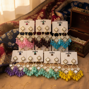 Pendientes colgantes de cuentas y piedra Kundan chapados en oro Moda 11103267SBL - Product Image 3