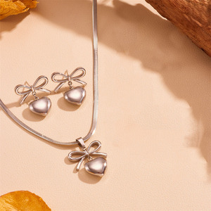 Herzanhänger Mode-Halsketten für Frauen Elegante Hübsche Günstige Kinder-Schleifenohrringe Vintage Vergoldetes Schmuckset ALN25120952 - Product Image 3