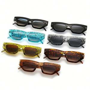 Vente en gros de lunettes de soleil tendance vintage 2023, dégradé de couleurs bonbons, rivets, lunettes de soleil pour femmes, style œil de chat - Product Image 3