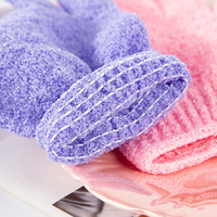 Prix Usine Gros Gant de Bain Exfoliant Double Texture pour Femmes et Hommes, Boucle de Suspension, 5 Doigts, en Nylon Rose