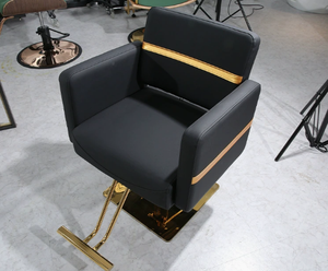 Fauteuil de barbier haut de gamme, réglable et élégant, pour salons de beauté - fauteuil de coiffure simple avec bordure dorée pour salons. - Product Image 2