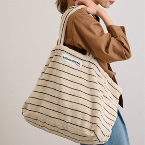 Borsa da viaggio portatile da donna con Logo personalizzato da 20 pollici in spugna a righe con chiusura a cerniera da spiaggia bianca e Pinky - Product Image 5