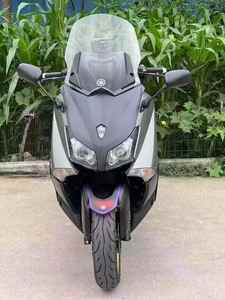 Motocyclettes d'occasion Yamaha Tmax 530 <span class=keywords><strong>Scooter</strong></span> à essence avec moteur bicylindre en ligne DOHC refroidi par eau Doté d'un double disque Maxi-<span class=keywords><strong>scooter</strong></span> - Product Image 2