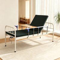 Lit d'hôpital manuel à manivelle unique avec poteau porte-perfusion, barrières latérales, matelas et roulettes pour usage médical et domestique