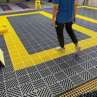Dalles de sol de garage modulaires rigides et colorées, en plastique industriel, antidérapantes, imperméables, avec design graphique, pour le detailing automobile