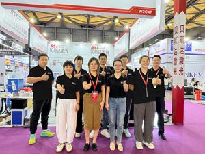 เครื่องเชื่อมเลเซอร์ไฟเบอร์แบบจุดสำหรับงานเชื่อมตัวอักษรช่อง 3 มิติ ป้ายโฆษณาโลโก้ 3 มม. ทำจากอะลูมิเนียม สแตนเลส และเหล็กชุบสังกะสี กำลังไฟ 1500W 2000W - Product Image 6