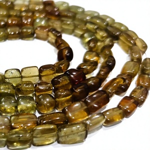 Perles carrées en apatite verte naturelle, forme chiclet, 7-8 mm, lisses, brin de 8 pouces de long - Product Image 1