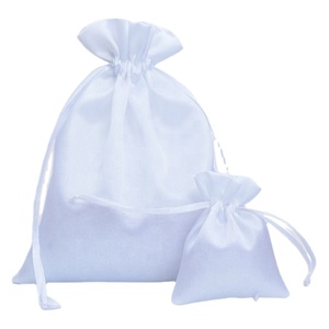 Sacs en satin blancs miniatures de 7 x 9 cm pour bijoux, bagues, boucles d'oreilles, emballage anti-poussière, sacs cadeaux en soie, vente en gros - Product Image 1