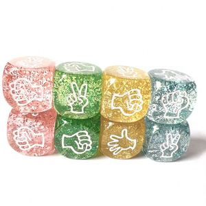 Dado de juego de papel, tijera y piedra de 20 mm transparente con purpurina al por mayor para fiestas familiares de adultos y niños - Product Image 3