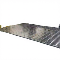 Banc de travail de soudage 3D avec positions de trous calibrées avec précision, couche durcie anti-usure pour atelier de fabrication métallique autonome