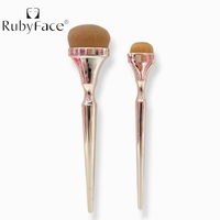 Ensemble de 2 pinceaux de maquillage à tête plate Rose Gold : Pinceau Kabuki pour le teint et pinceau de précision pour le correcteur, avec manche métallique effet miroir