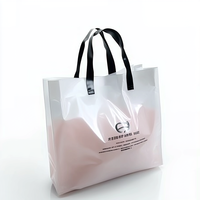Sac fourre-tout réutilisable en plastique PE de qualité alimentaire, personnalisable, avec poignées souples, recyclable, gaufrage, logo couleur personnalisé, pour supermarché, prix de gros