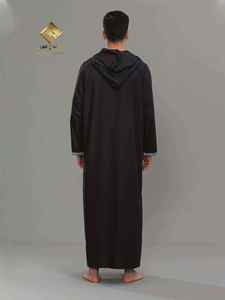 Al Haramain - Túnica Negra con Capucha para Hombre, Manga Larga, Larga hasta el Suelo, de Poliéster, Informal, Ligera, para Oración, Estilo Modesto - Product Image 1