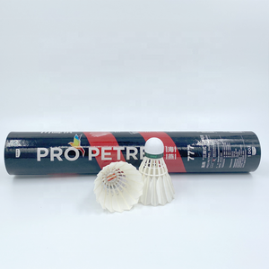 Volant de <span class=keywords><strong>badminton</strong></span> Super Durable Pro Petrel <span class=keywords><strong>777</strong></span> en plumes de canard - Product Image 1