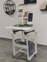 MFS 800 Machine à broder industrielle par ordinateur à une tête entièrement automatique pour la fabrication de chapeaux, de chaussettes et de casquettes.