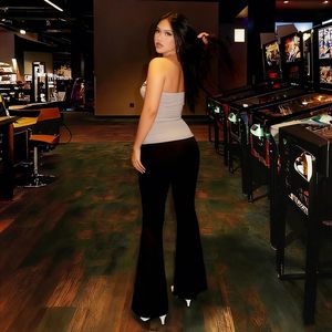 ชุดลำลองผู้หญิงแบบสองชิ้น คอลเลคชั่น 2026 เสื้อเปิดไหล่และกางเกงขายาว ลายพิมพ์ ชุดลำลองใส่สบาย ระบายอากาศได้ดี ผลิตจากผ้าสแปนเด็กซ์และโพลีเอสเตอร์ - Product Image 2