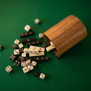 Dés à quatre faces en os naturel, faits à la main, de qualité supérieure, pour jeux historiques vikings et médiévaux, fabricant en gros - Product Image 1