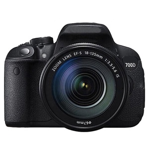 DF Wholesale 2022 Offre Spéciale Appareil Photo Numérique Original 95% Neuf 700D avec Objectif 18-135mm/f3.5-5.6IS, Chargeur de Batterie, Sangle d'Épaule - Product Image 1