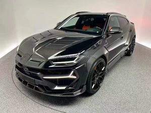 Kit carrosserie en fibre de carbone pour Lamborghini Urus : pare-chocs avant, jupes latérales, diffuseur, capot et passages de roues style Urus KEY - Product Image 2