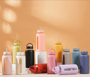 Copo de Água de Grande Capacidade 800ml com Tampa Dupla, Escala de Tempo, Garrafa Térmica Portátil para Exterior com Manga de Silicone e Vidro – Em Promoção - Product Image 2