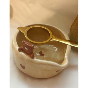 Tazón de Matcha con Diseño de Oso Adorable, Chawan Estético, Cerámica Hecha a Mano - Product Image 1