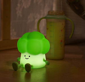 โคมไฟซิลิโคนรูปบรอกโคลี ไฟกลางคืนแบบชาร์จ USB ไฟ LED สำหรับห้องนอนเด็ก แสงวอร์มไลท์ ปรับความสว่างได้ ควบคุมด้วยการแตะ โคมไฟสำหรับห้องเด็กอ่อน - Product Image 4
