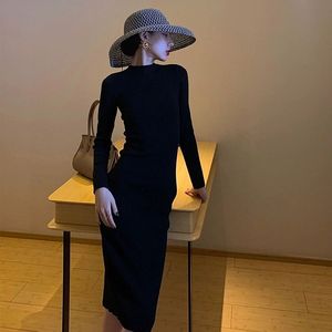 Français rétro Sexy coupe ajustée col rond corps-étreinte Base robe tricotée pour les femmes jupe longue passant genou automne hiver 2024 - Product Image 1