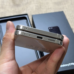 Prezzo all'Ingrosso Galaxy Z Flip 5 Sbloccato Telefono Originale AMOLED 3.4/6.7/3700mAh 12MP Snapdragon 8 Gen <span class=keywords><strong>2</strong></span> - Product Image 6