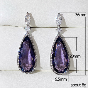 Orecchini Pendenti Lunghi a Goccia Viola con Cristalli Pavé per Donna, Eleganti Accessori per Abiti da Sera - Product Image 5
