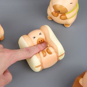 Juguete Antiestrés de Plástico Kappi Bala, Oso de Peluche de Rebote Lento, Lindo, con Sonido, Alto Valor Estético, Rojo, Unisex, Creativo, Zhejiang - Product Image 3