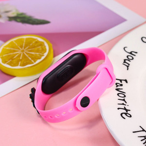 นาฬิกาสปอร์ตสำหรับเด็กหน้าจอ LED ลายการ์ตูนสำหรับเด็กนาฬิกาหรูพร้อมสายพลาสติก - Product Image 5