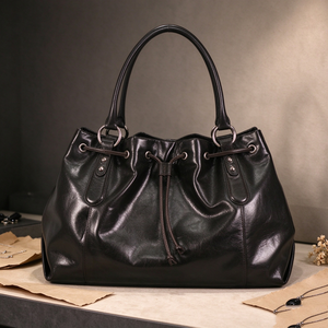 Sac fourre-tout vintage en cuir huilé noir avec cordon de serrage, grande capacité, poignée supérieure, sac à main pour femme - Product Image 5