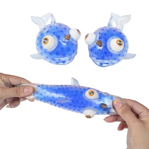 Juguete Blandito de Pez Linterna con Ojos Grandes, TPR Transparente con Cuentas de Agua en el Interior, Juguete Antiestrés para Apretar - Product Image 6