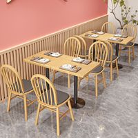Ensemble de mobilier de restaurant moderne et minimaliste en bois massif avec structure métallique rectangulaire pour usage commercial – Idéal pour la restauration rapide, les salons de thé et les cafés.