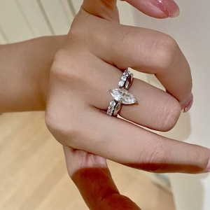 Anillo de Lujo Tres en Uno con Corte Marquesa y Circonita Cúbica Brillante Plateada, Conjunto de Anillos Apilables para Mujer, Compromiso Nupcial, ¡Gran Oferta! - Product Image 4