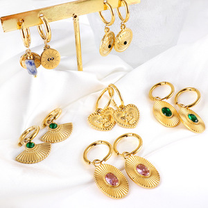 Boucles d'oreilles en acier inoxydable en forme d'éventail, plaquées or 18 carats, design géométrique, pour femmes, bijoux tendance - Product Image 1