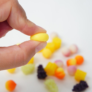 TPR simulated <b>miniature</b> fruit models of grapes, peaches, and corn; soft and elastic; DIY edible toy for squeezing and playing - Product Image 3