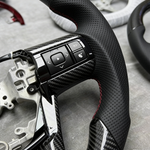 Volant en fibre de carbone sergé personnalisé adapté aux Hilux, Fortuner, Real Innova GR, avec cuir perforé - Product Image 2