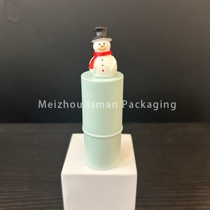 ISMAN - Bálsamo Labial de Lujo en Tubo de 6g con Diseño Navideño de Muñeco de Nieve, Papá Noel y Reno, Estuche Redondo Mate para Lápiz Labial, Plástico, Regalo Navideño, Venta al Por Mayor - Product Image 4