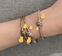 Bijoux en or sur mesure de marque de luxe, bracelet, collier, bague en or 18 carats, peut être incrusté de diamants, bijoux adaptés aux mariages et aux fêtes